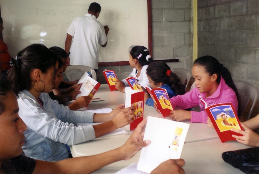 HONDURAS: 3000 Bibles and 3000 copies of the DOCAT for Pastoral Care and Evangelization